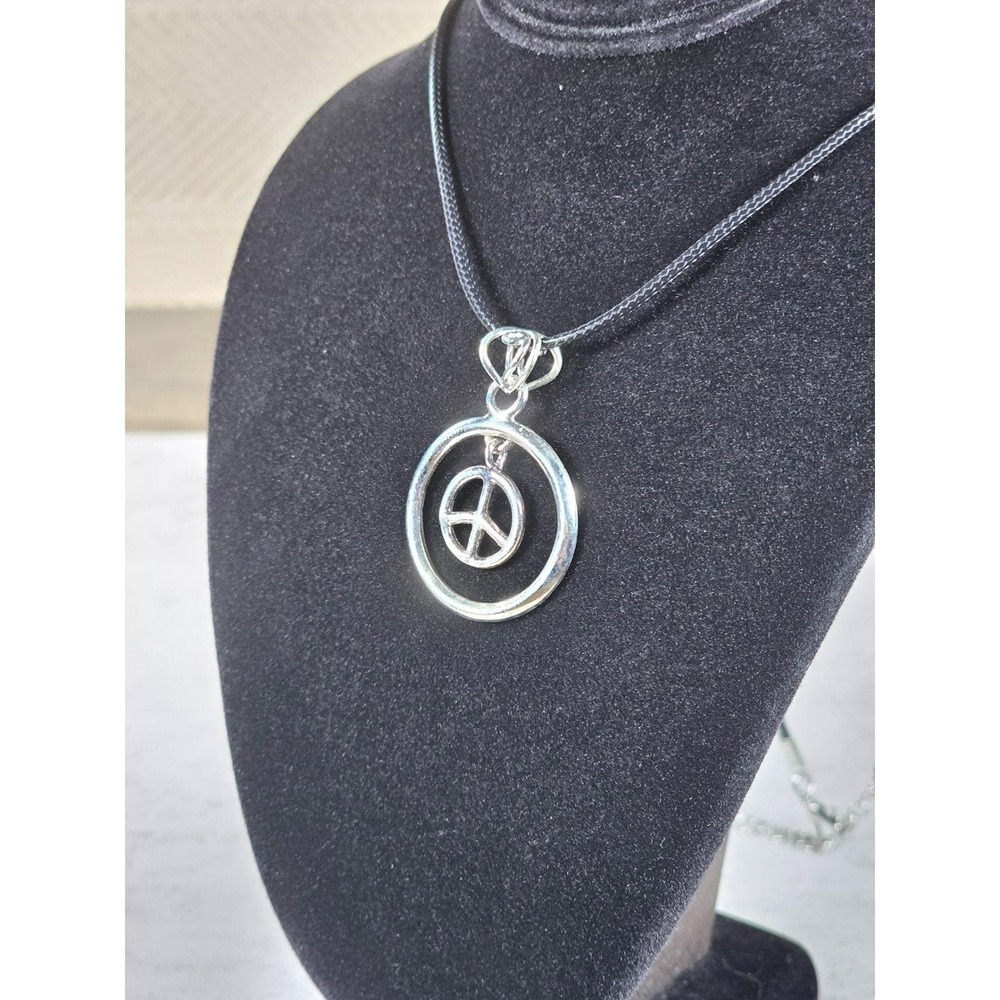 Vintage Peace Symbol Pendant Necklace Silver Tone Boho Jewelry - Picture 5 of 9